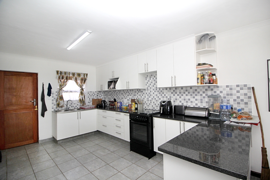 3 Bedroom Property for Sale in Heiderand Western Cape